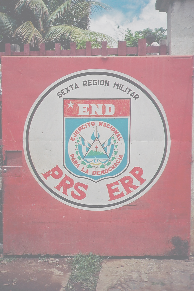 Proyecto Uno Fotos background image